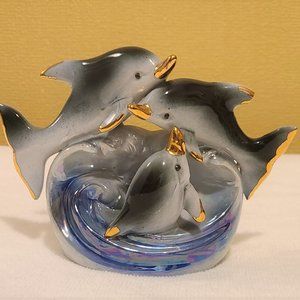 3 Dolphin Statuette